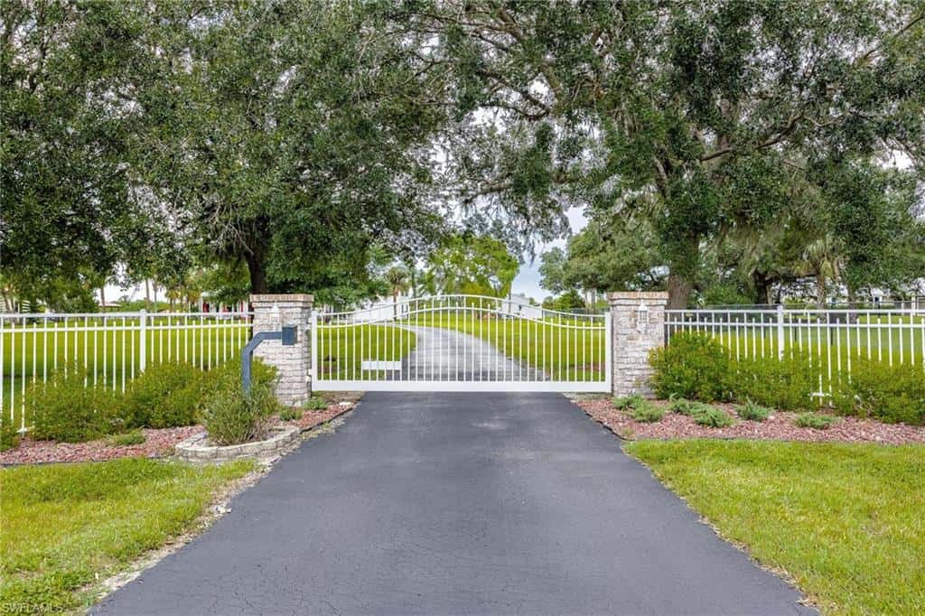 1323 Frontier Cir, Labelle, photo 4