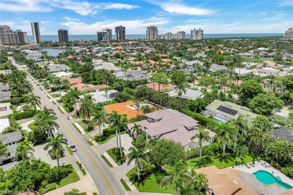 569 Neapolitan Way, Naples, photo 46
