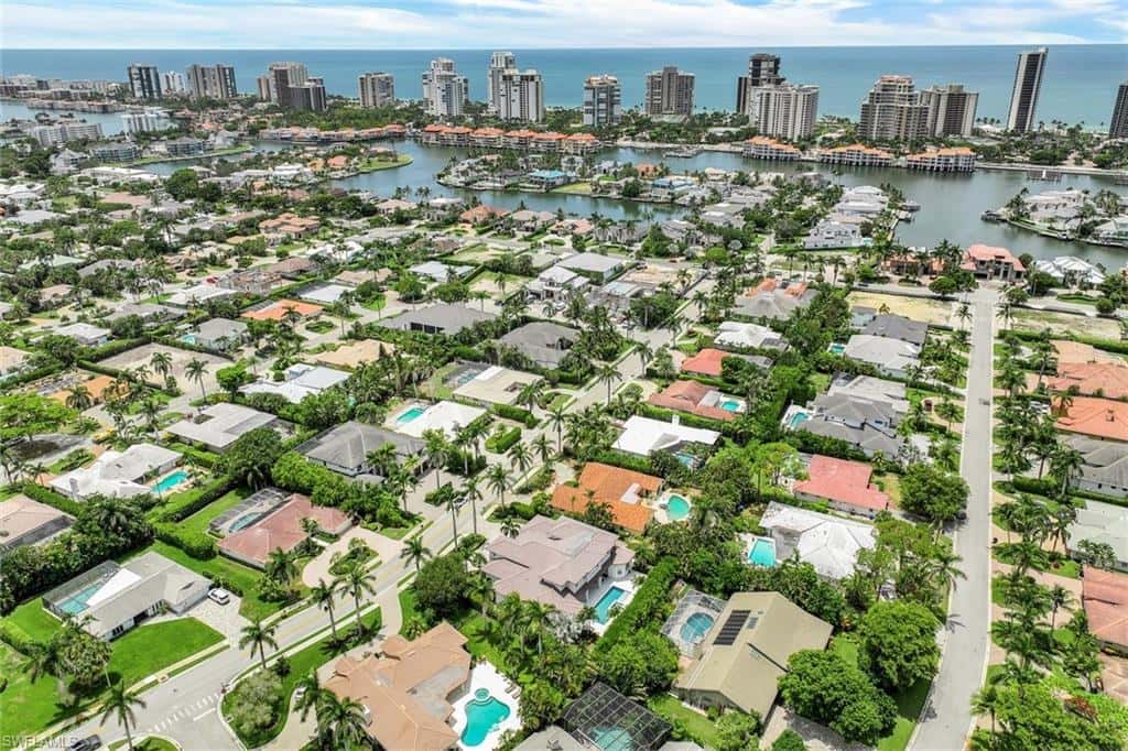 569 Neapolitan Way, Naples, photo 43