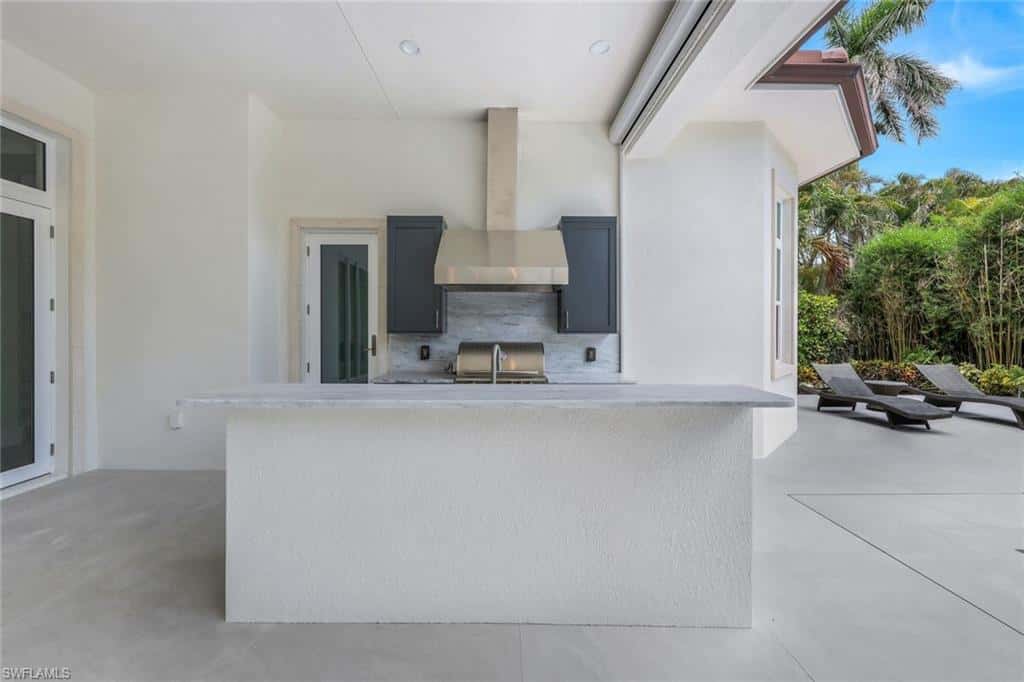 569 Neapolitan Way, Naples, photo 32