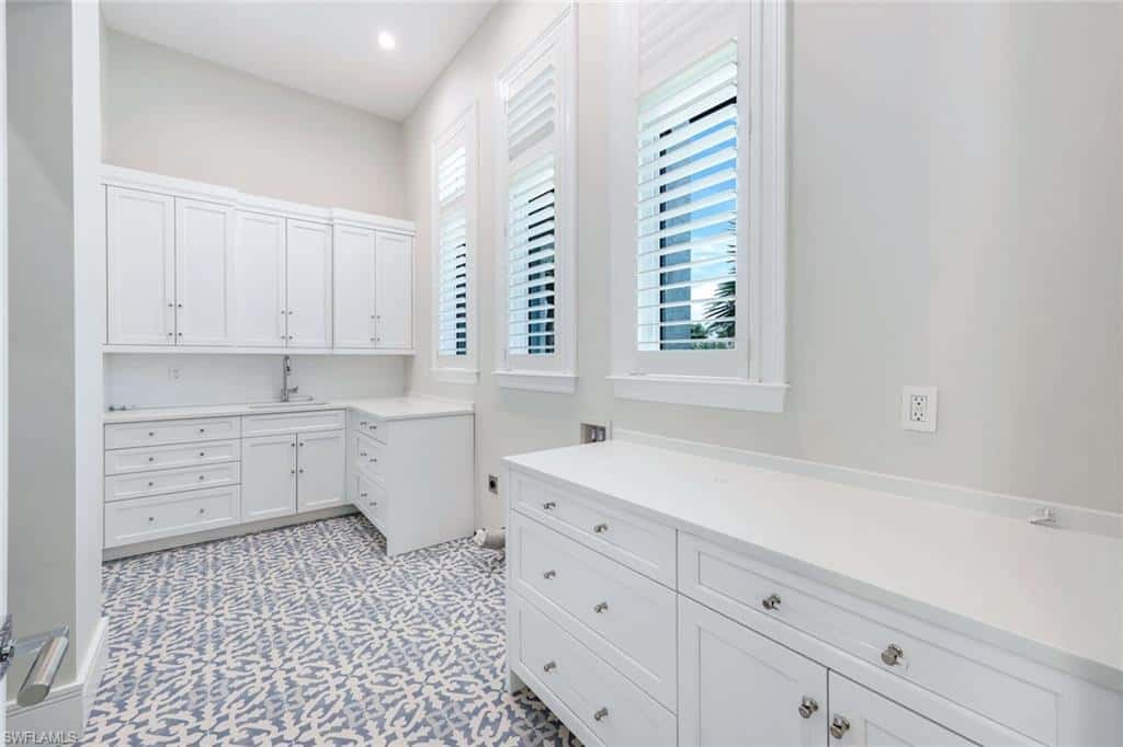 569 Neapolitan Way, Naples, photo 28