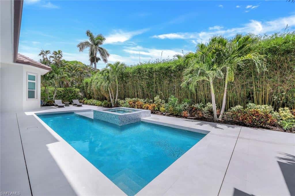569 Neapolitan Way, Naples, photo 37