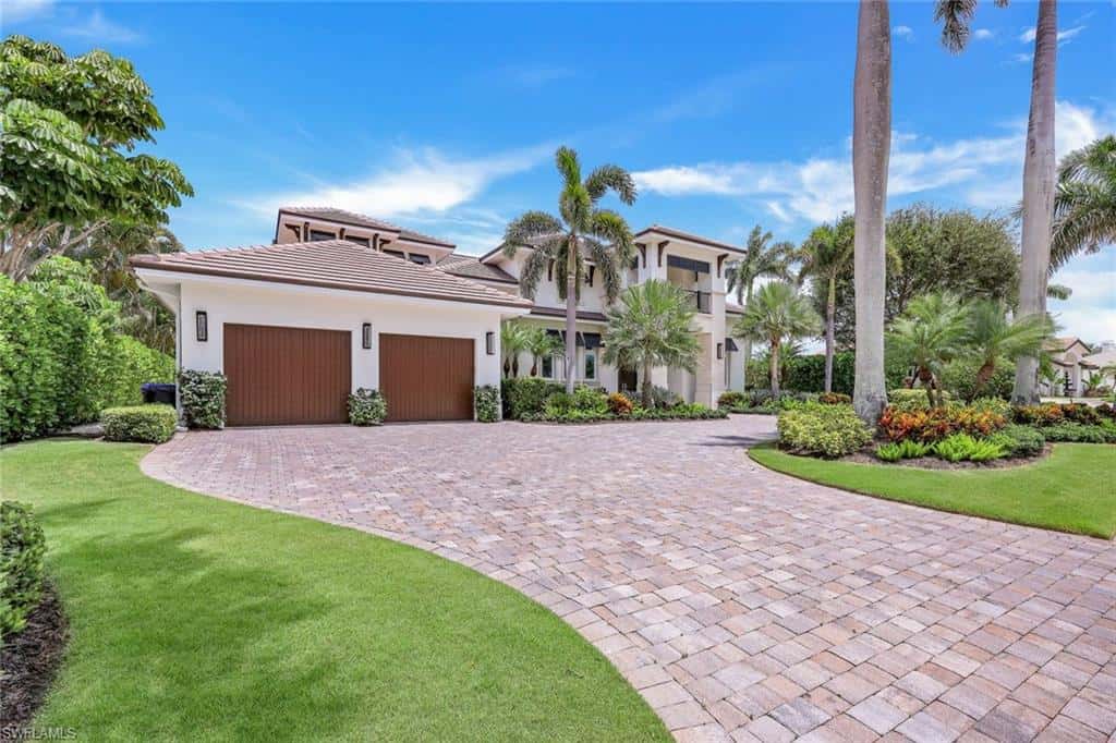 569 Neapolitan Way, Naples, photo 35