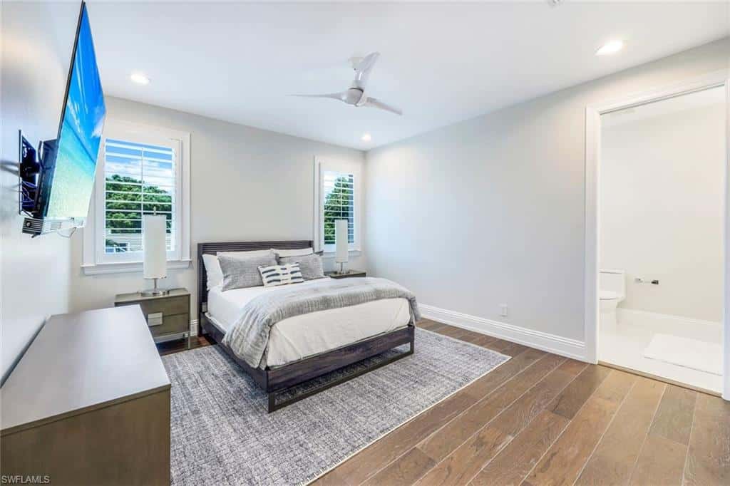 569 Neapolitan Way, Naples, photo 21