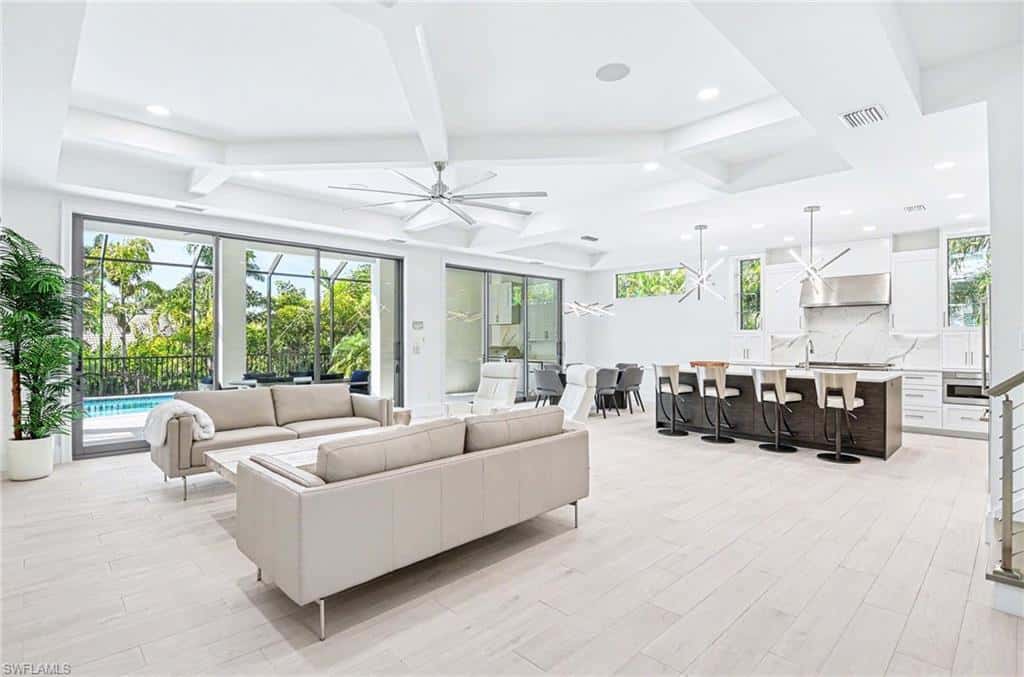 375 Periwinkle Ct, Marco Island, photo 6