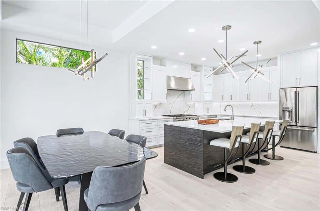 375 Periwinkle Ct, Marco Island, photo 13