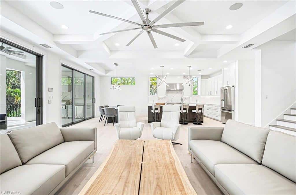 375 Periwinkle Ct, Marco Island, photo 17