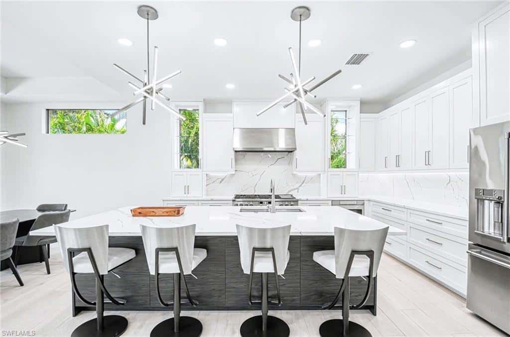 375 Periwinkle Ct, Marco Island, photo 9