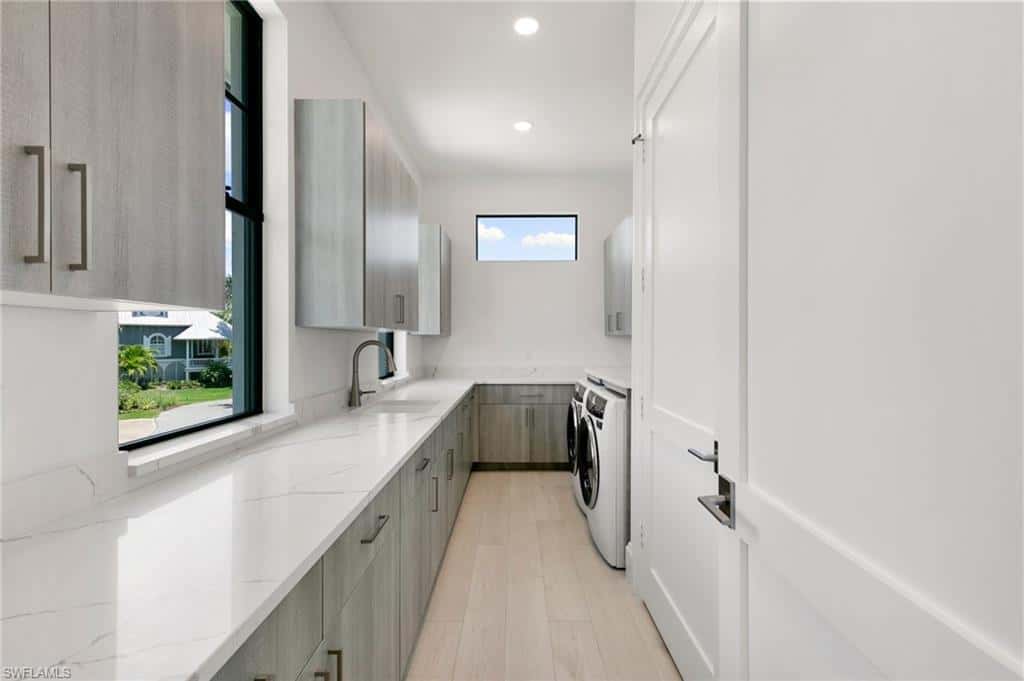 375 Periwinkle Ct, Marco Island, photo 18