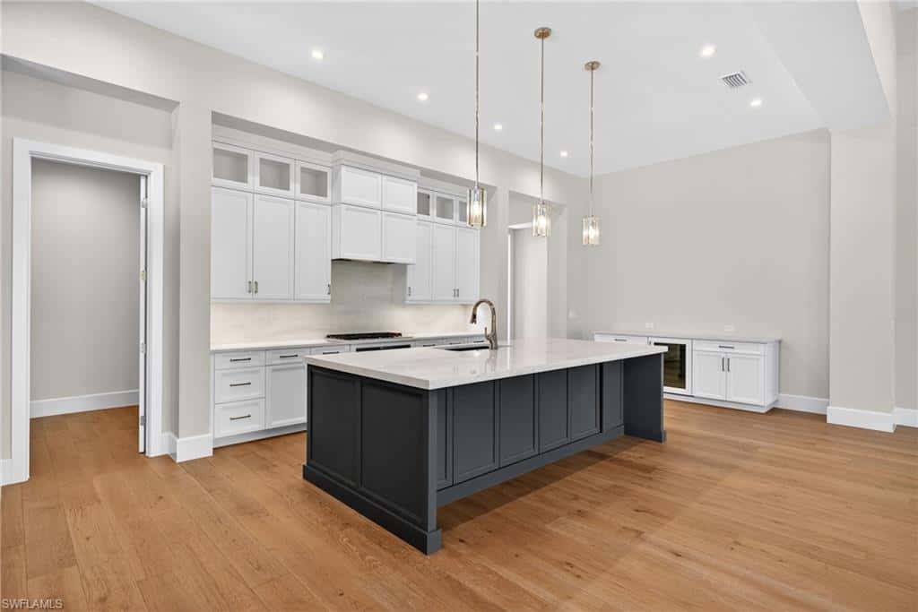 2055 Cambridge Park Dr, Naples, photo 9
