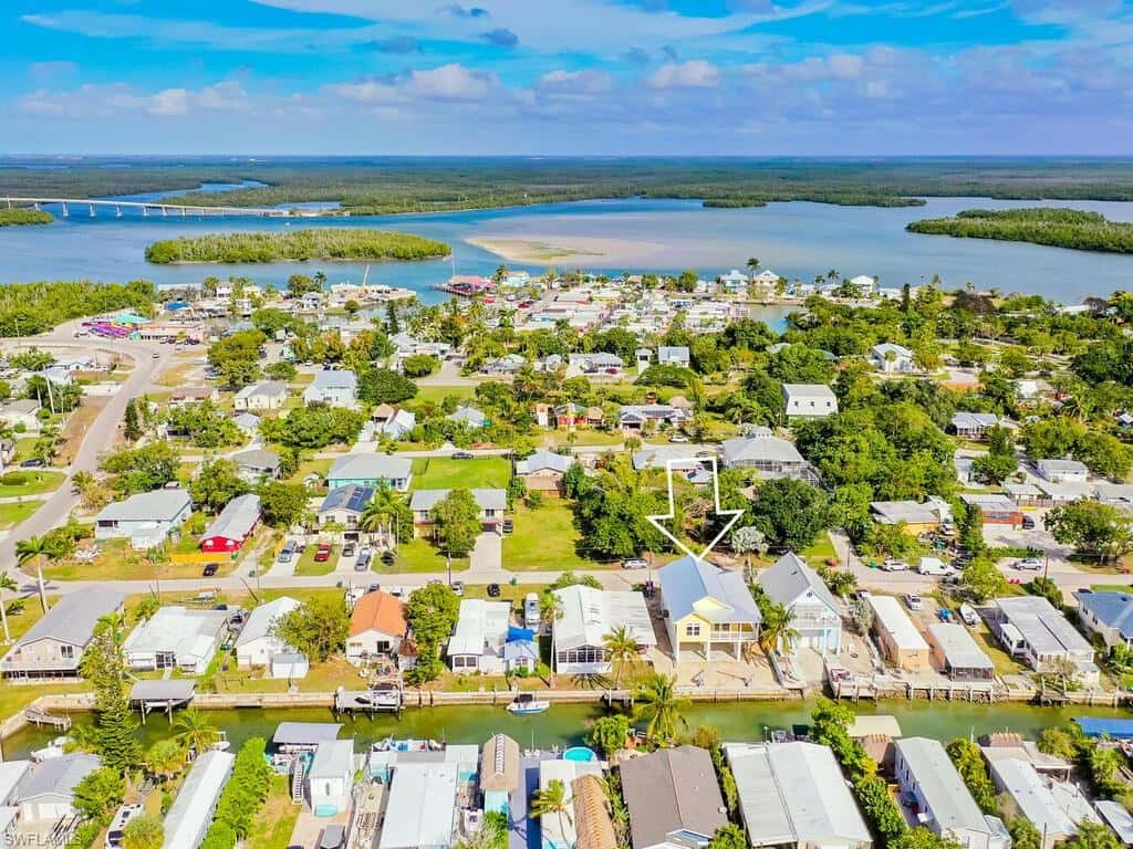 542 Coconut Ave, Goodland, photo 28