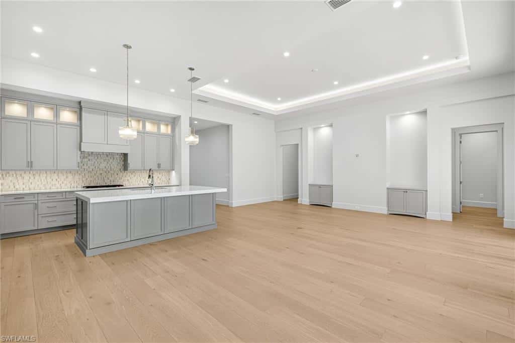 2032 Cambridge Park Dr, Naples, photo 7
