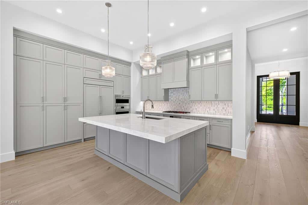 2032 Cambridge Park Dr, Naples, photo 8