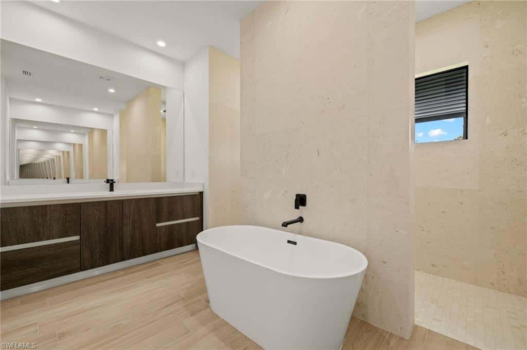 1587 Golden Gate Blvd, Naples, photo 27