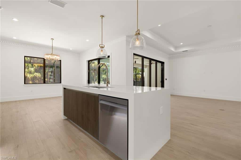 1587 Golden Gate Blvd, Naples, photo 16
