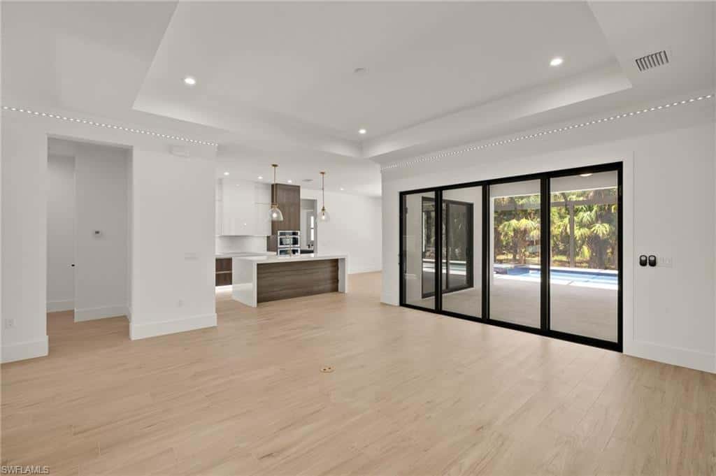 1587 Golden Gate Blvd, Naples, photo 5