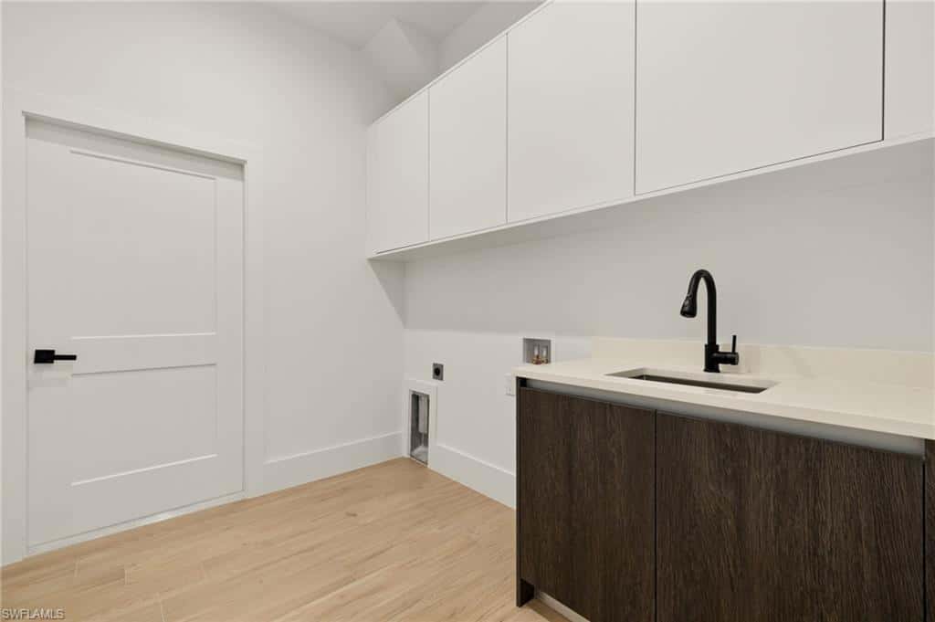 1587 Golden Gate Blvd, Naples, photo 37
