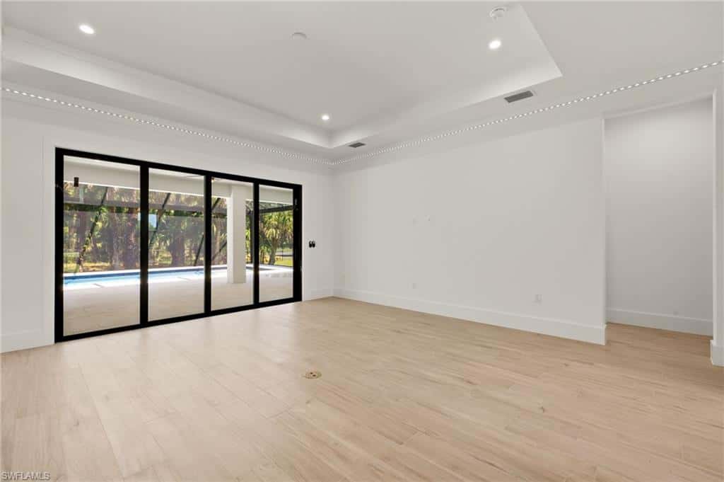 1587 Golden Gate Blvd, Naples, photo 4