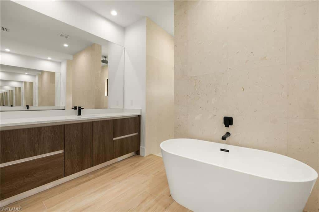1587 Golden Gate Blvd, Naples, photo 25