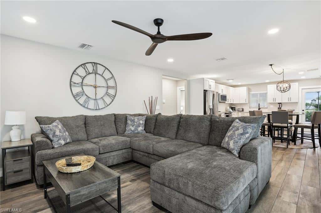 267 Flamingo St, Fort Myers Beach, photo 4