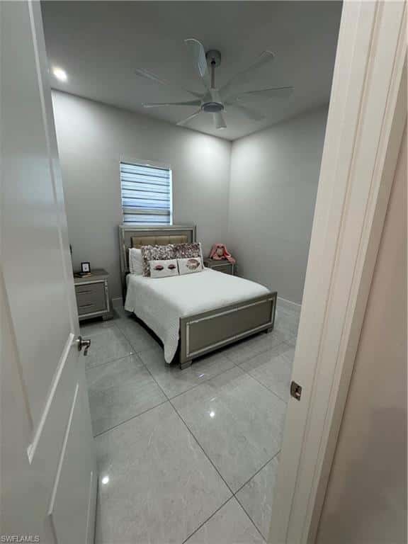 544 31st St, Naples, photo 26