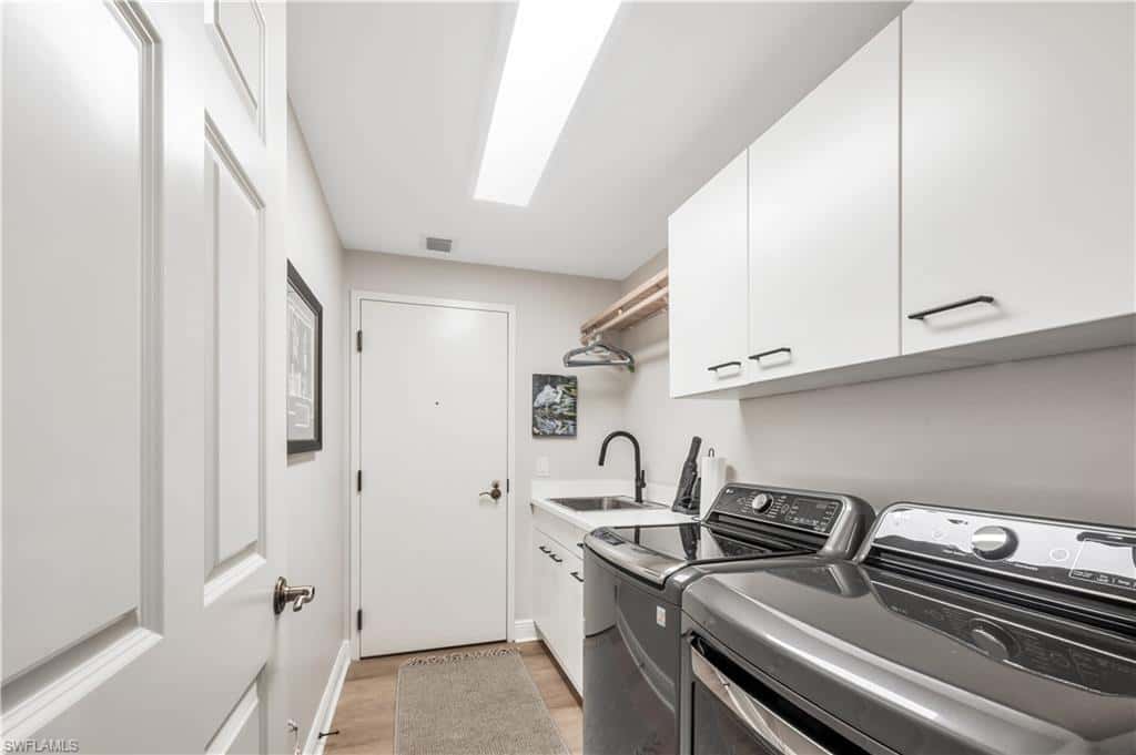 455 Cove Tower Dr #903, Naples, photo 24