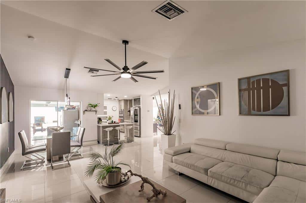 240 Laurent Ct, Lehigh Acres, photo 9