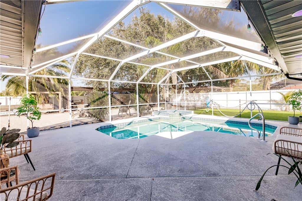 240 Laurent Ct, Lehigh Acres, photo 38