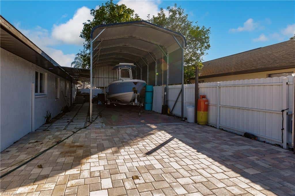 240 Laurent Ct, Lehigh Acres, photo 45