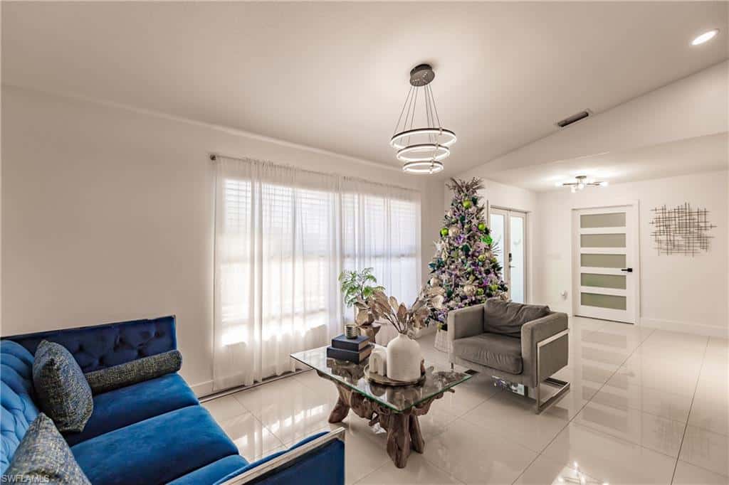 240 Laurent Ct, Lehigh Acres, photo 11