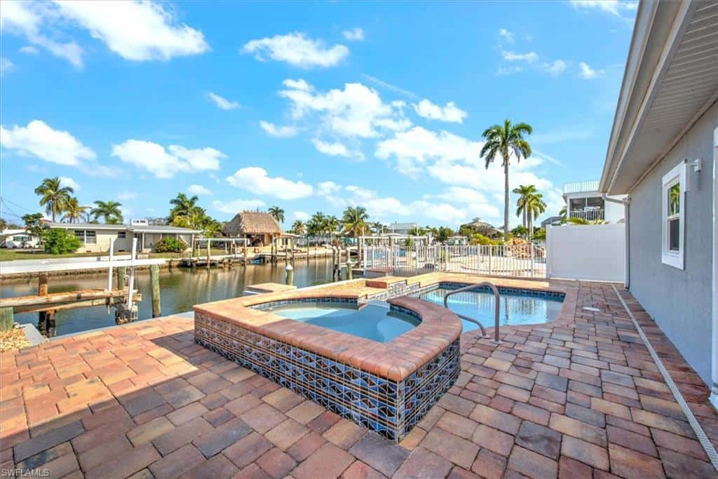 127 Albatross St, Fort Myers Beach, photo 32