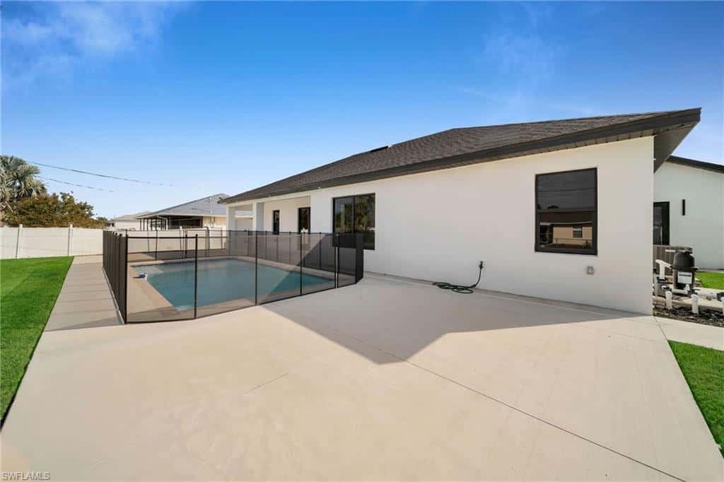 423 6th Ter, Cape Coral, photo 24