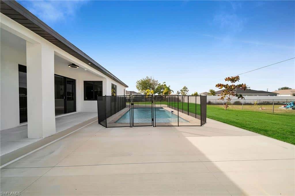 423 6th Ter, Cape Coral, photo 38
