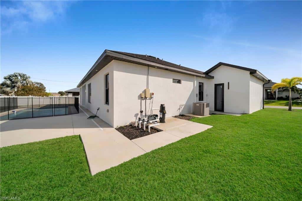 423 6th Ter, Cape Coral, photo 40