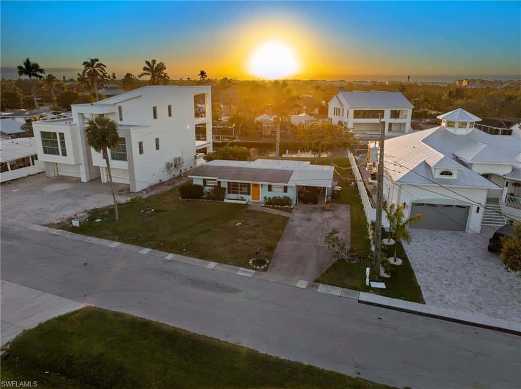 1796 Holiday Ln, Naples, photo 9
