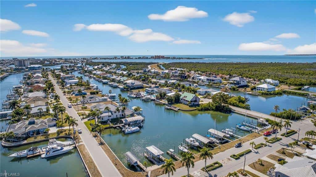 12130 Siesta Dr, Fort Myers Beach, photo 32