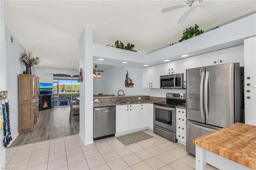194 Newport Dr #903, Naples, photo 4