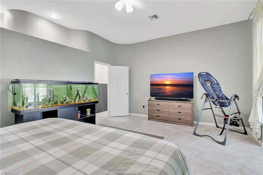 2024 Imperial Cir, Naples, photo 33