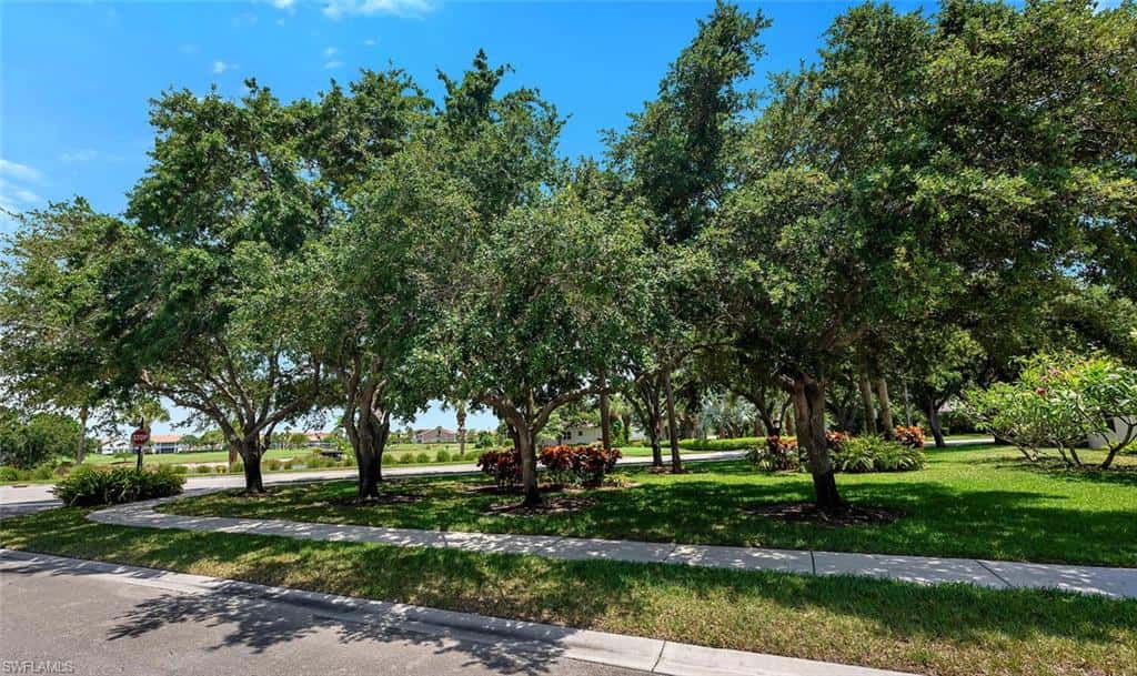317 Harvard Ln, Naples, photo 38