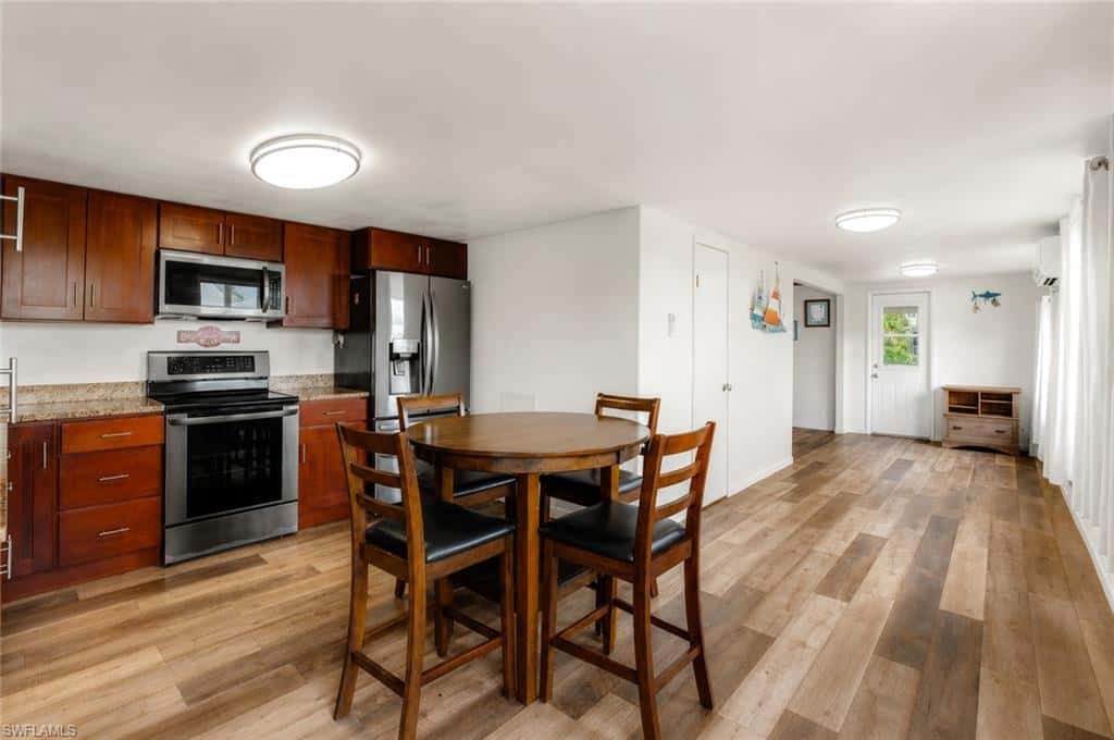 340 Crescent St, Fort Myers Beach, photo 9