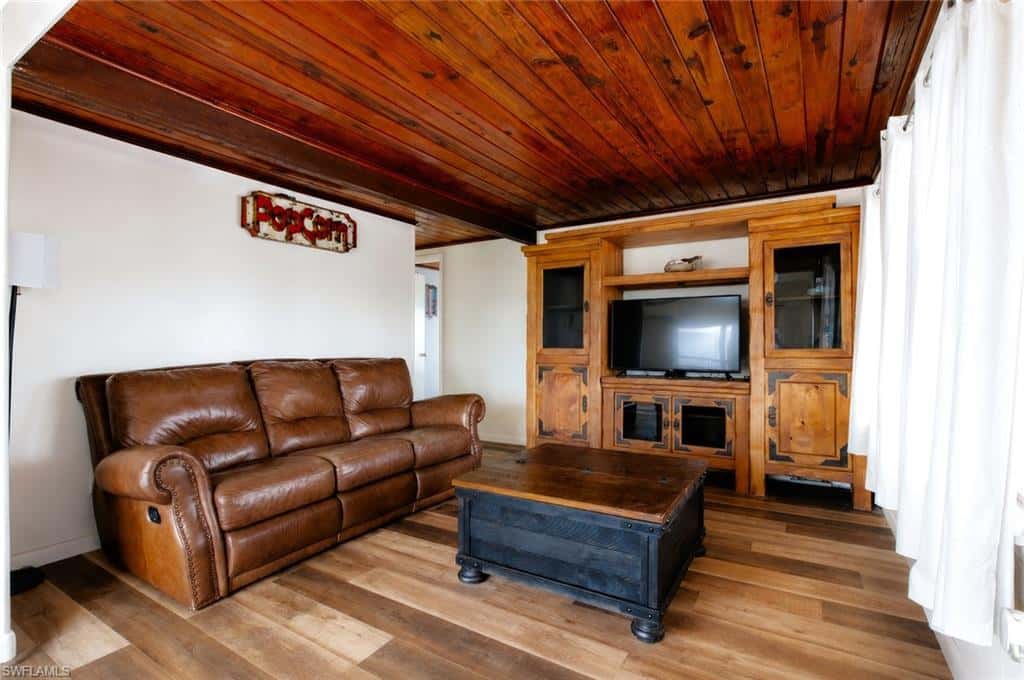 340 Crescent St, Fort Myers Beach, photo 11