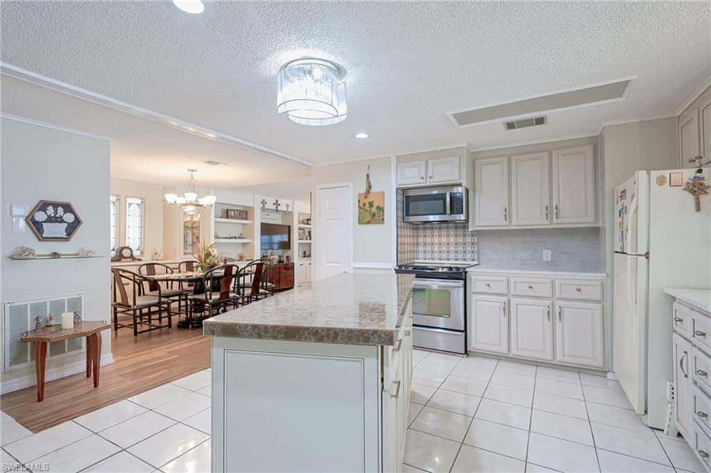 149 Kim Dr #149, Naples, photo 4