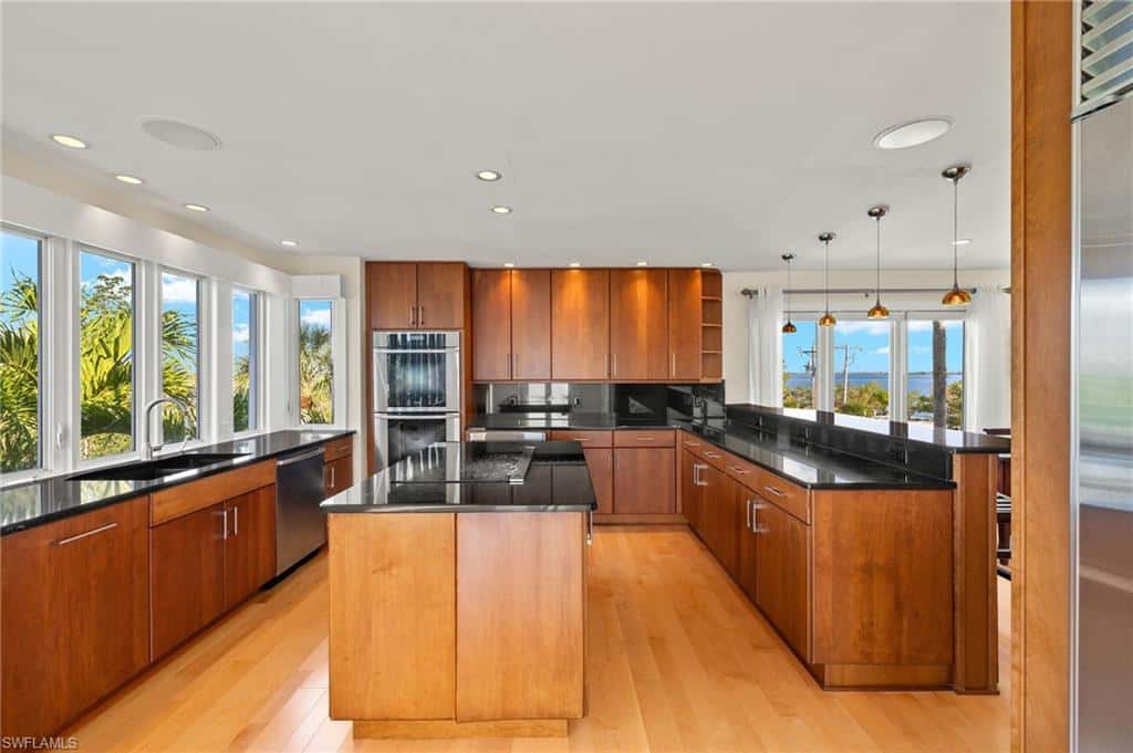1581 San Carlos Bay Dr, Sanibel, photo 4