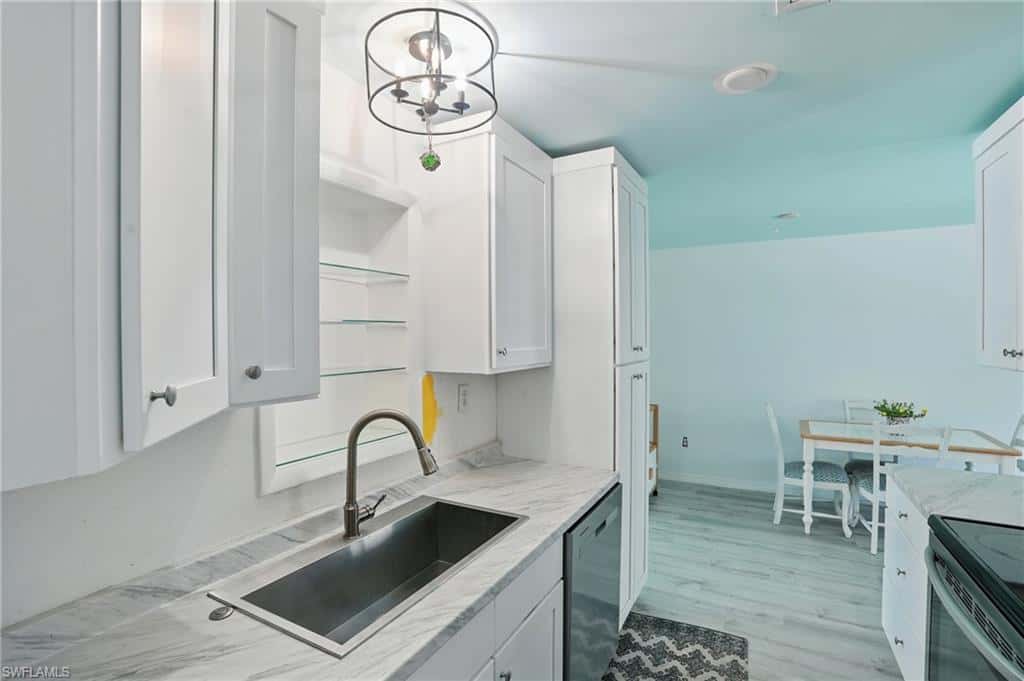 4011 Coconut Cir, Naples, photo 9