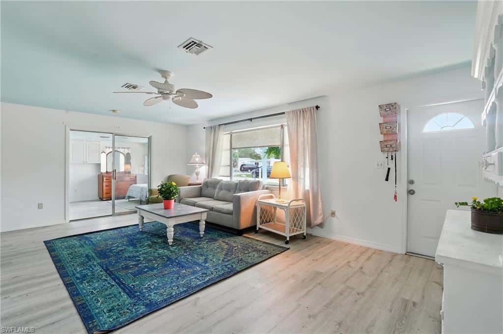 4011 Coconut Cir, Naples, photo 4
