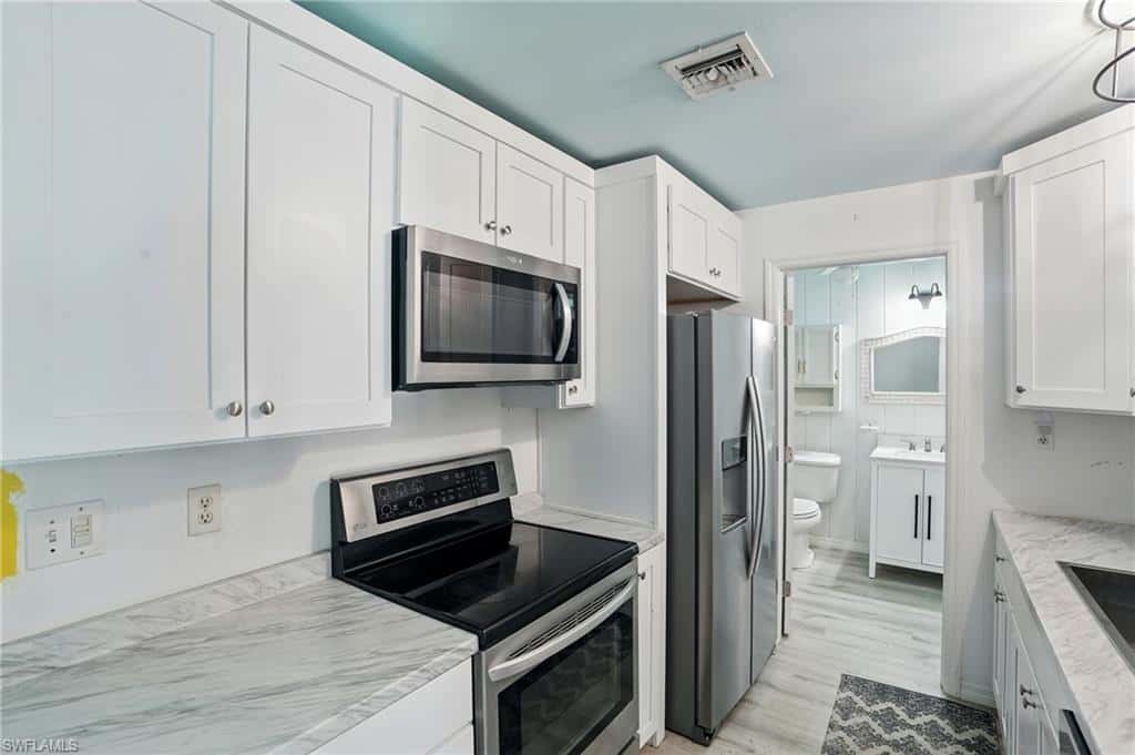 4011 Coconut Cir, Naples, photo 8