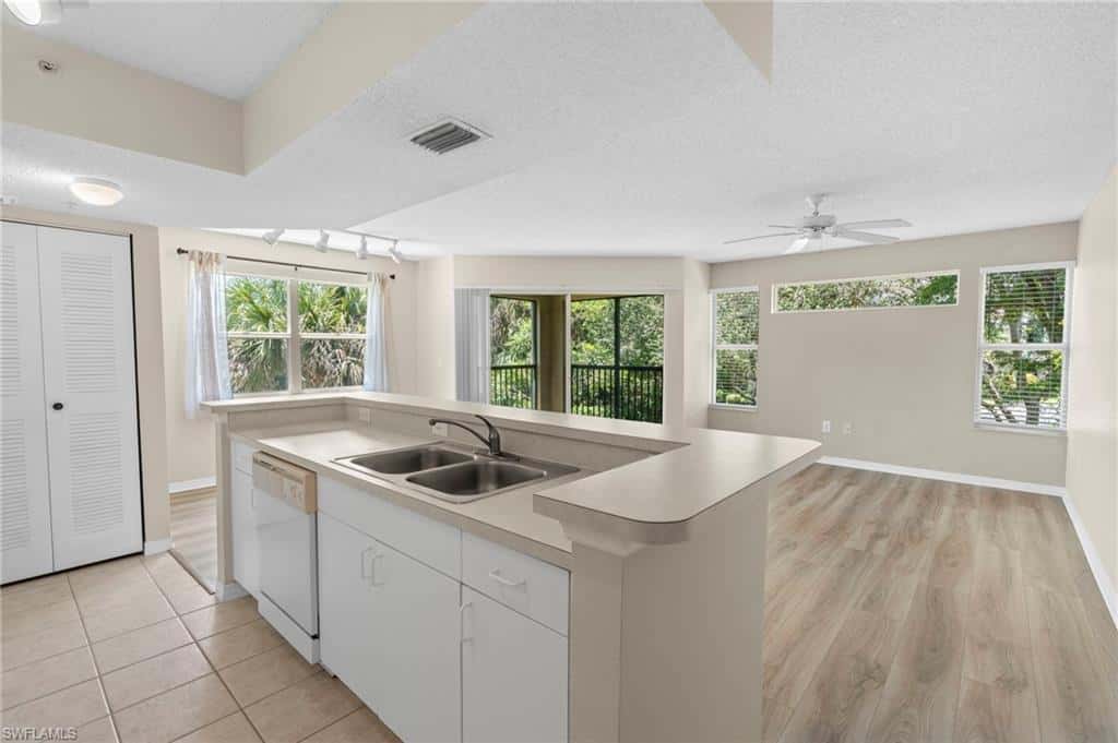 8851 Colonnades Ct #128, Bonita Springs, photo 6