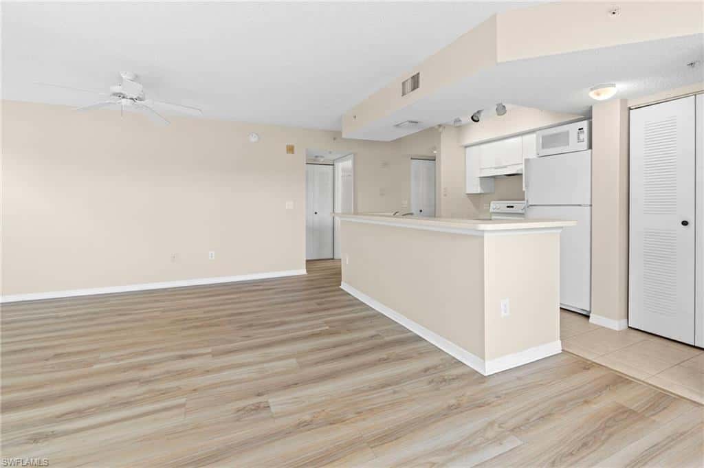 8851 Colonnades Ct #128, Bonita Springs, photo 7