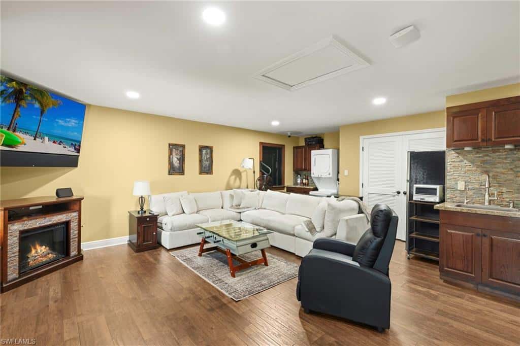 841 Cypress Lake Cir, Fort Myers, photo 27