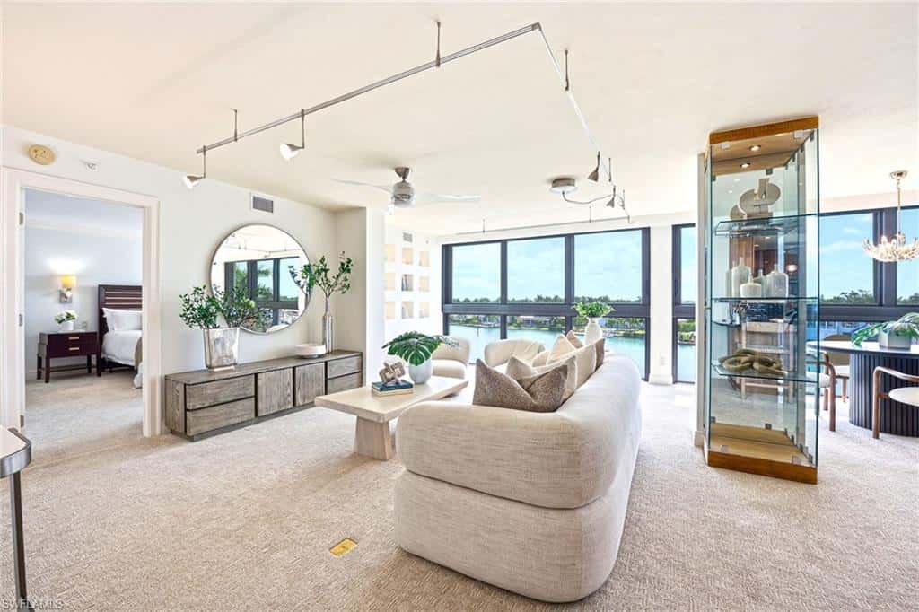 2400 Gulf Shore Blvd #502, Naples, photo 5